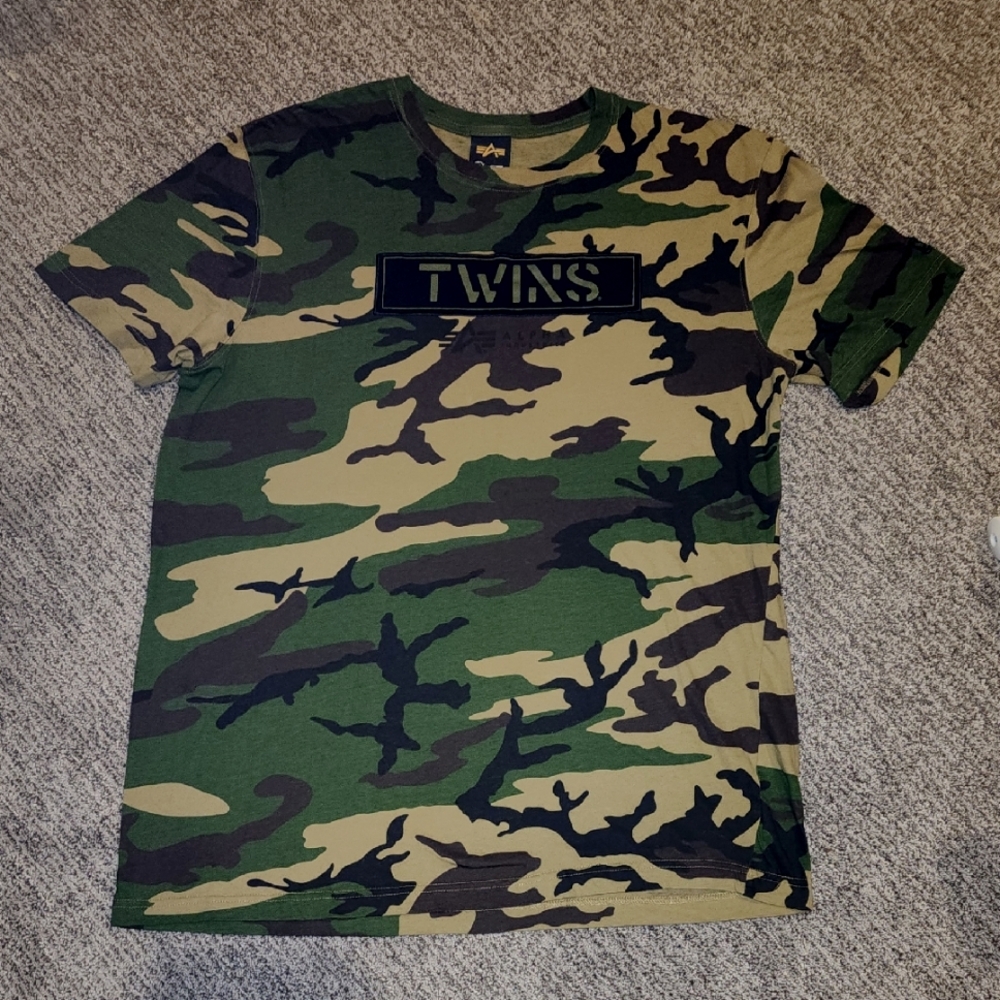 Alpha Industries Camo MN Twins Tee - Green/Brown/Tan Size XL PTP 25 Inches